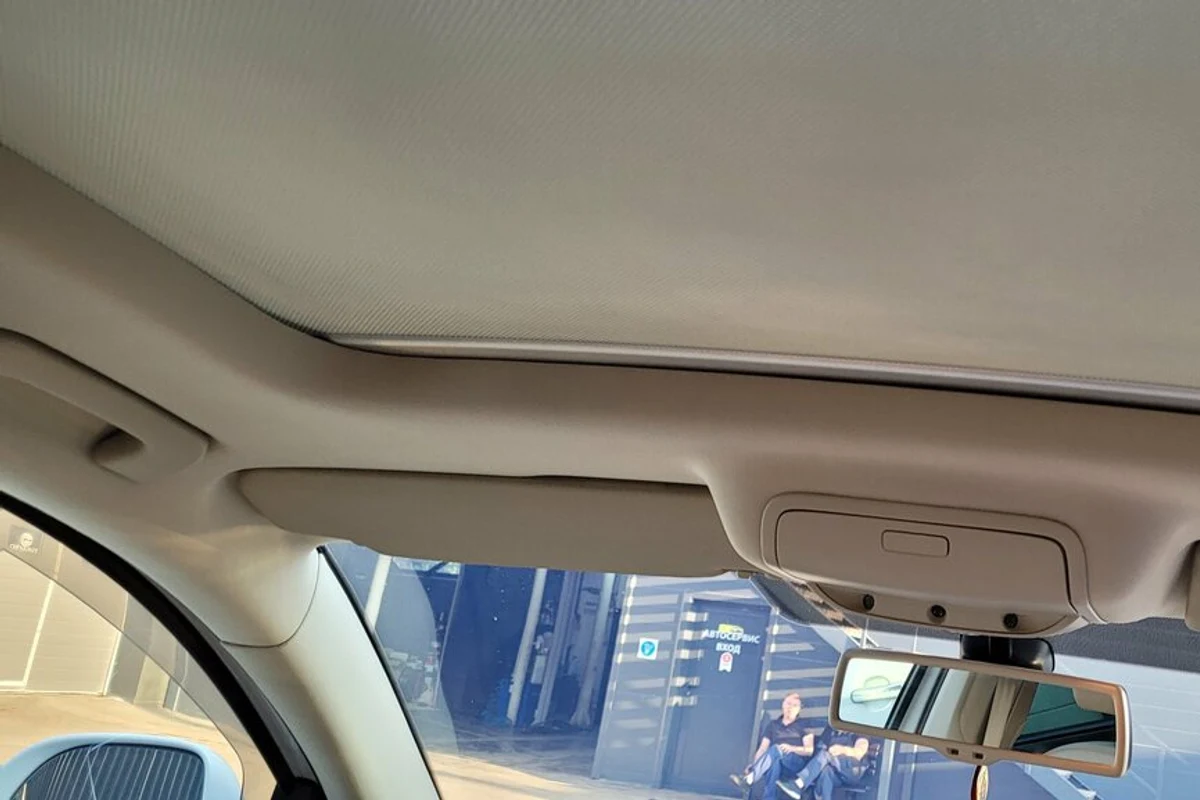 Химчистка потолка автомобиля